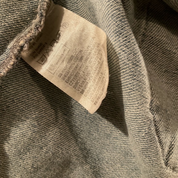 “H&M OFFICIAL COACHELLA COLLECTION “Embroidered Jean Jacket. - Picture 10 of 13